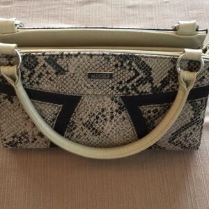 Miche bag 11 x 6.5. Tan with double handles.